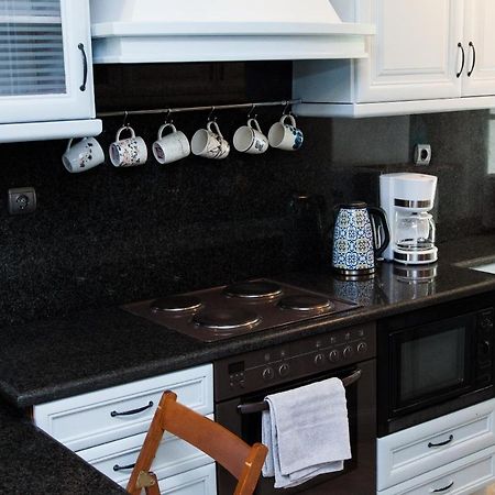 Brand New, Cheerful Apartment In Central Атина Екстериор снимка